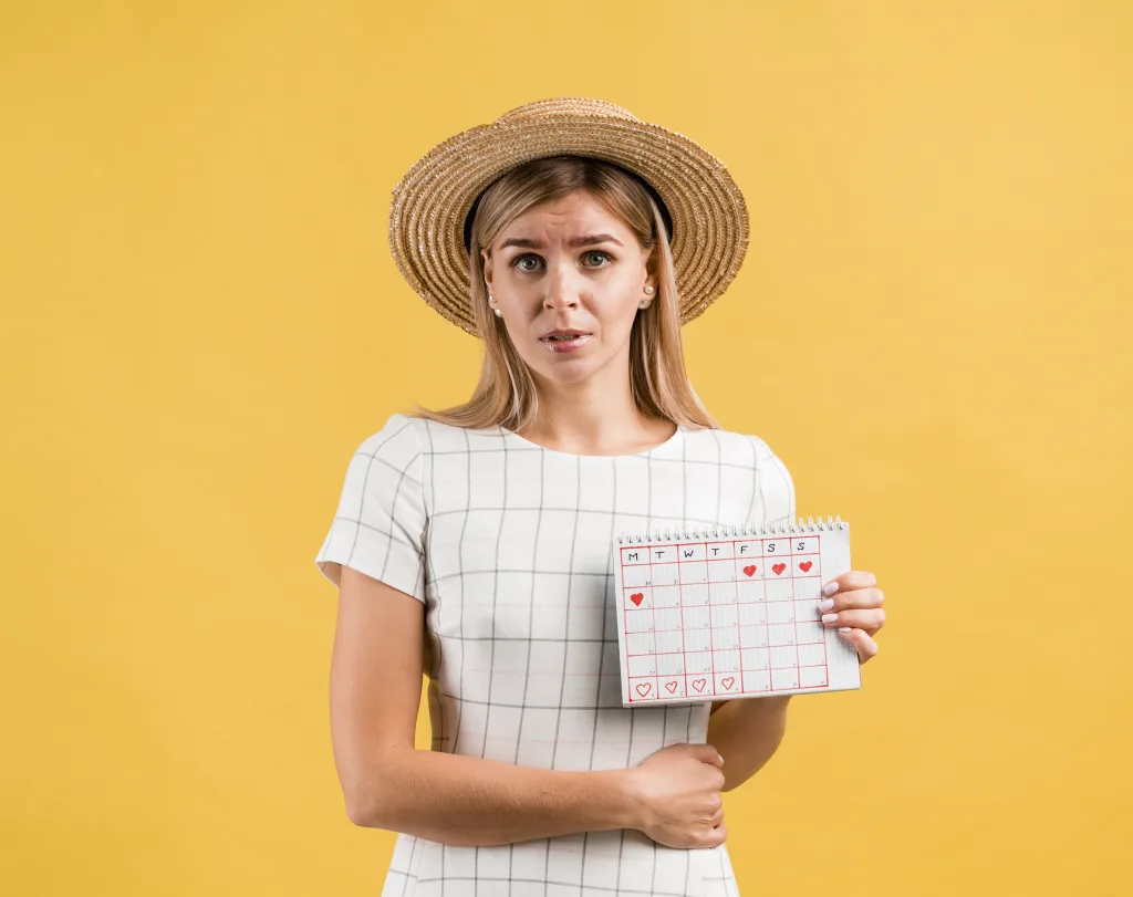 beautiful-young-woman-with-hat-having-stomachaches-min Qué es la prolactina