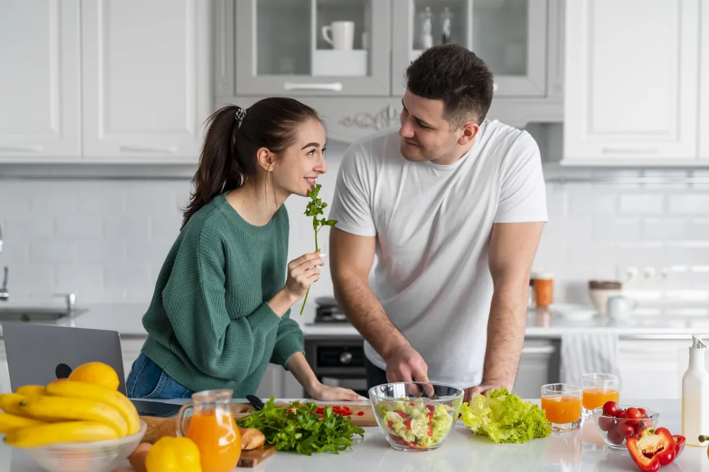 couple-cooking-home-min Alimentación saludable
